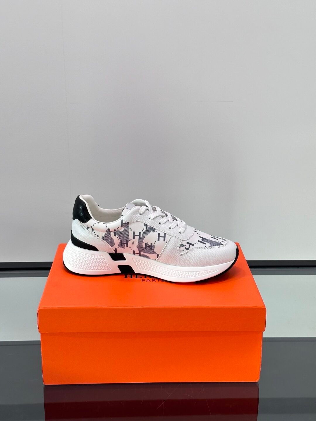 HERMES Man - Image 7