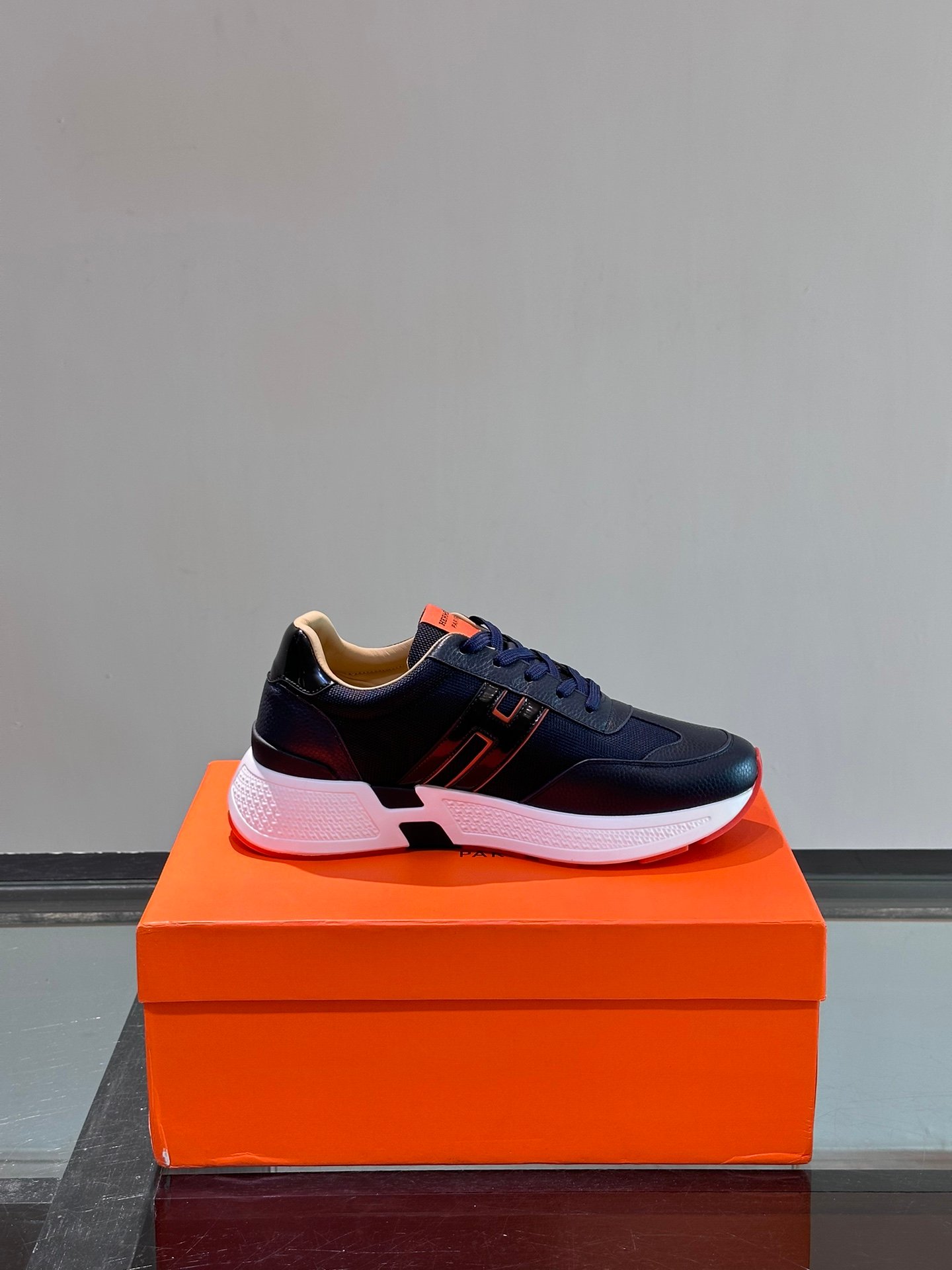 HERMES Man - Image 7