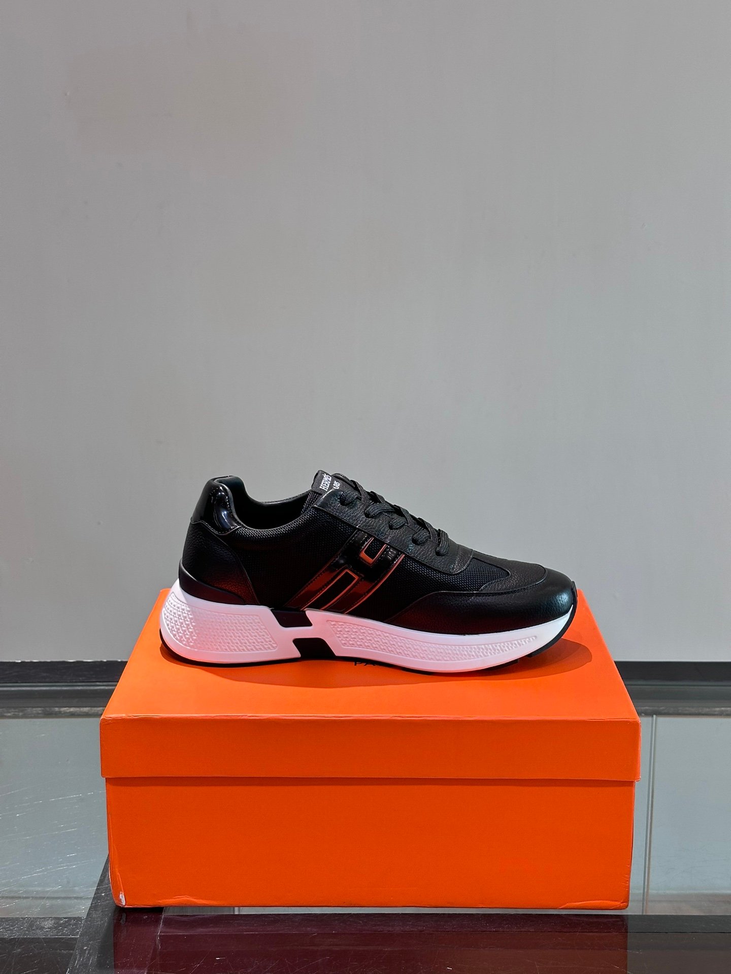 HERMES Man - Image 7