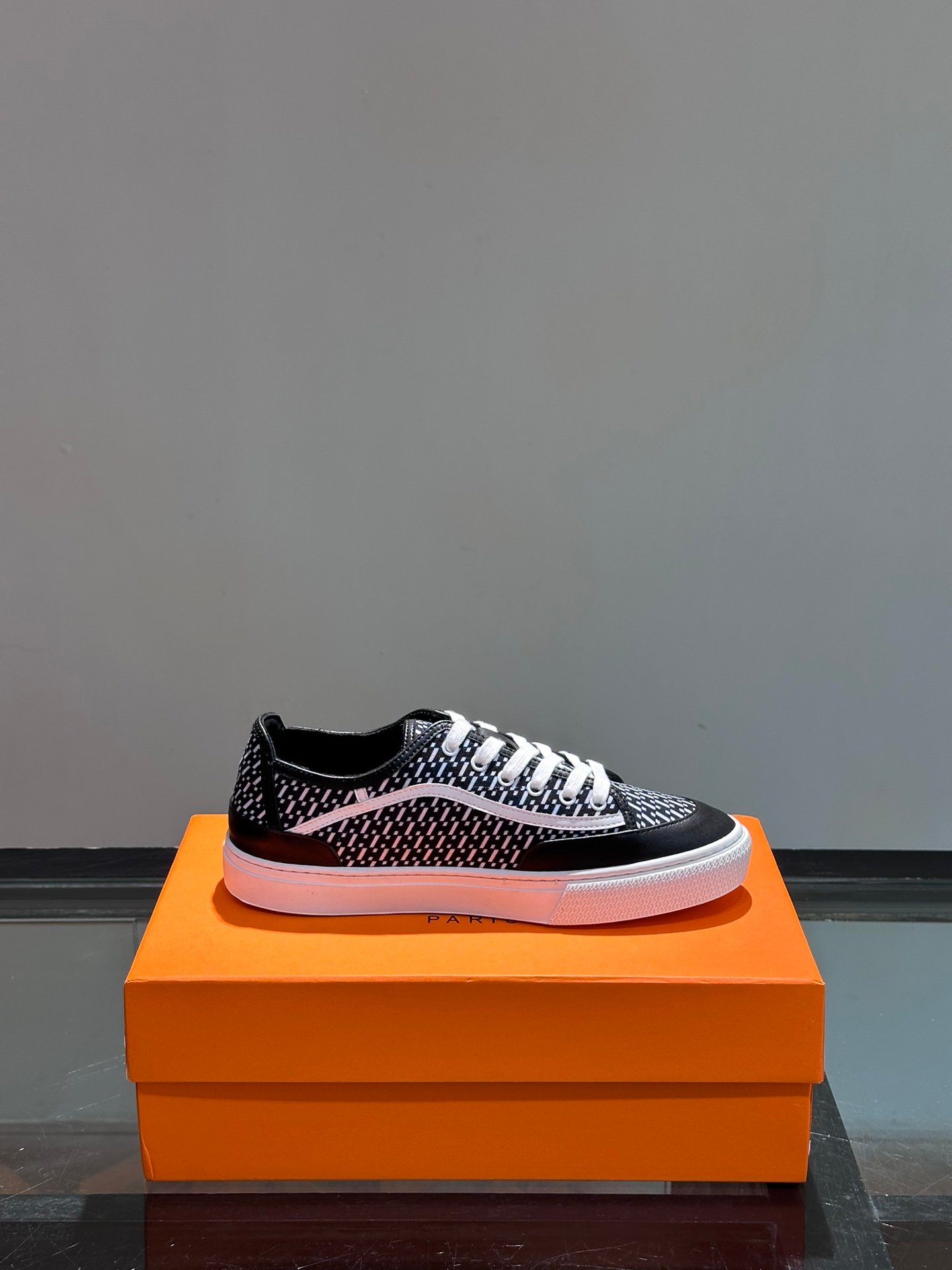 HERMES Man - Image 7