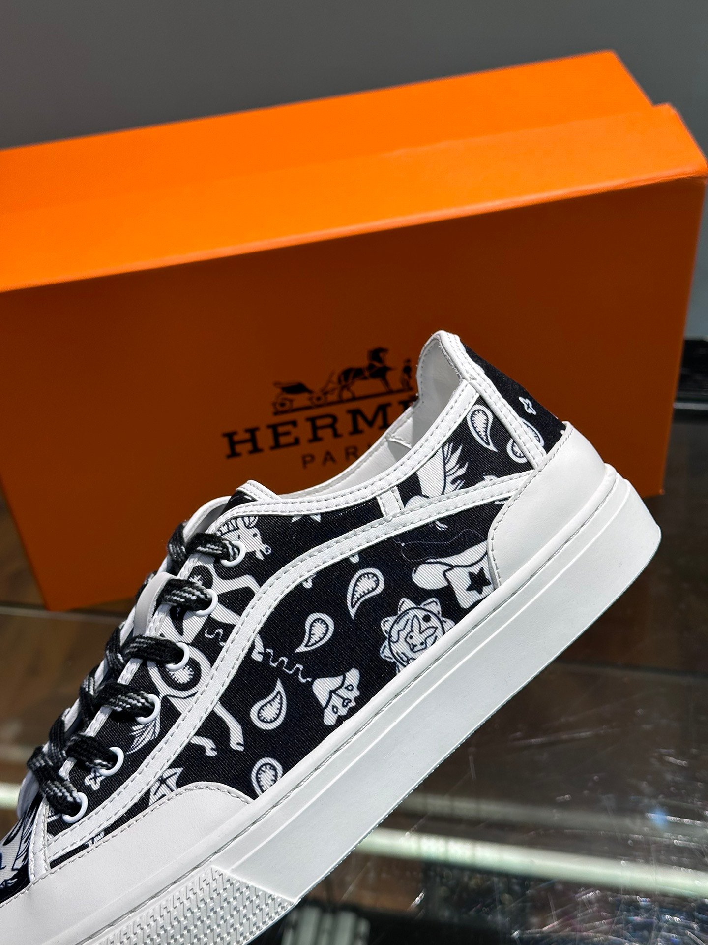 HERMES Man - Image 7