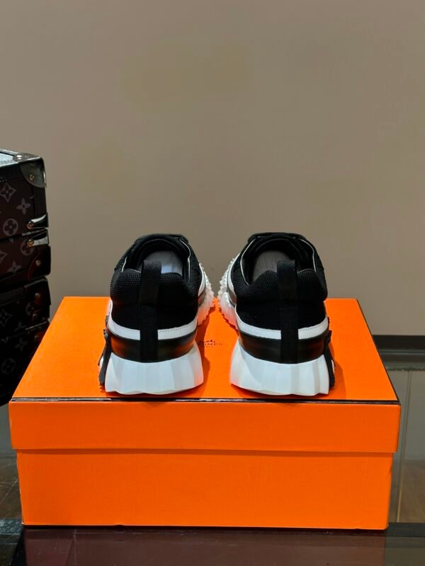 HERMES Man - Image 7