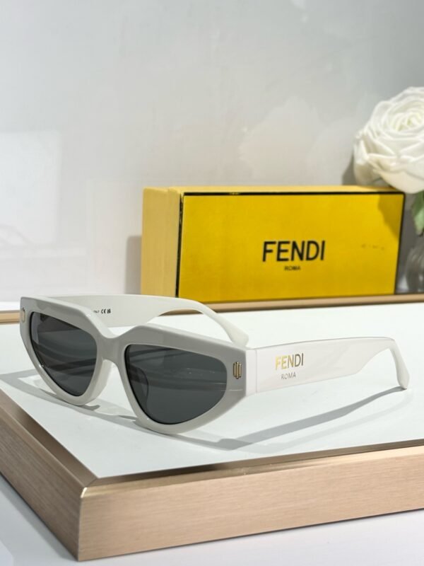 FENDI - Image 8