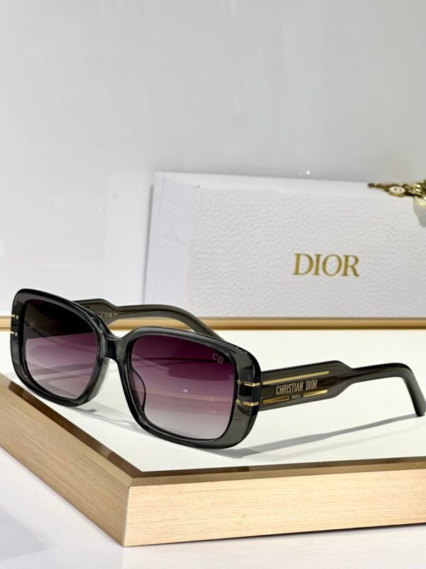 Dior - Image 8