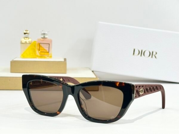 Dior - Image 8