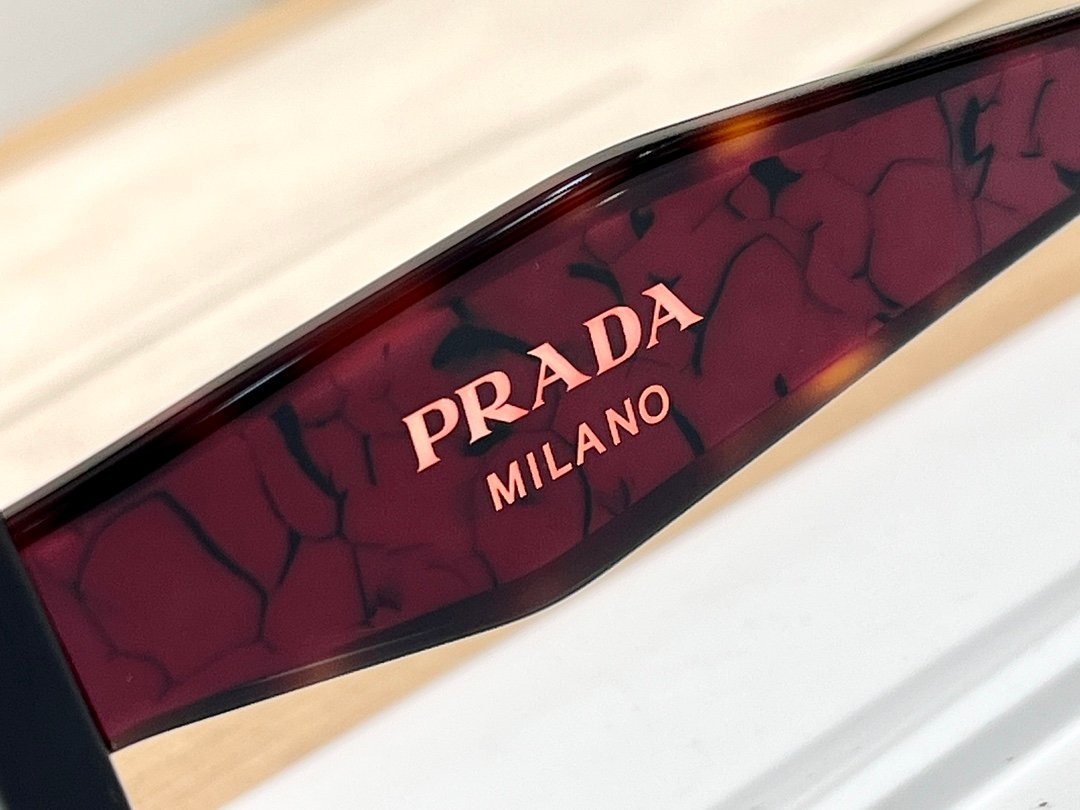 PRADA - Image 5