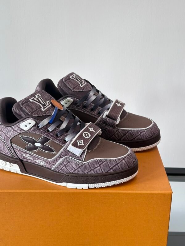 LV MAN - Image 6
