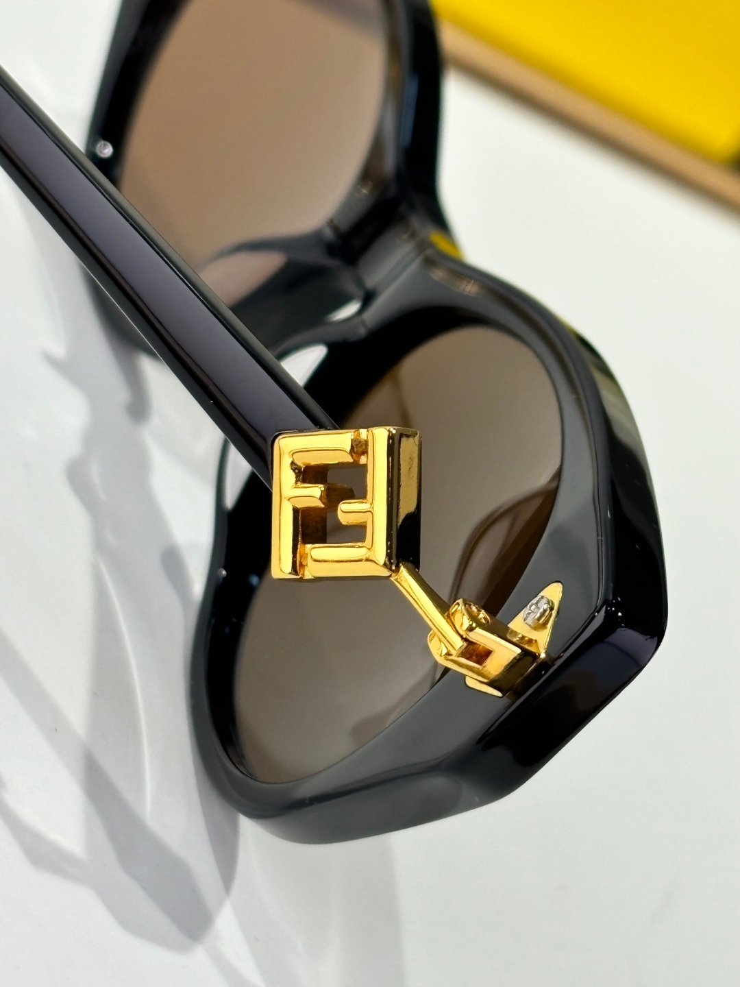 FENDI - Image 9