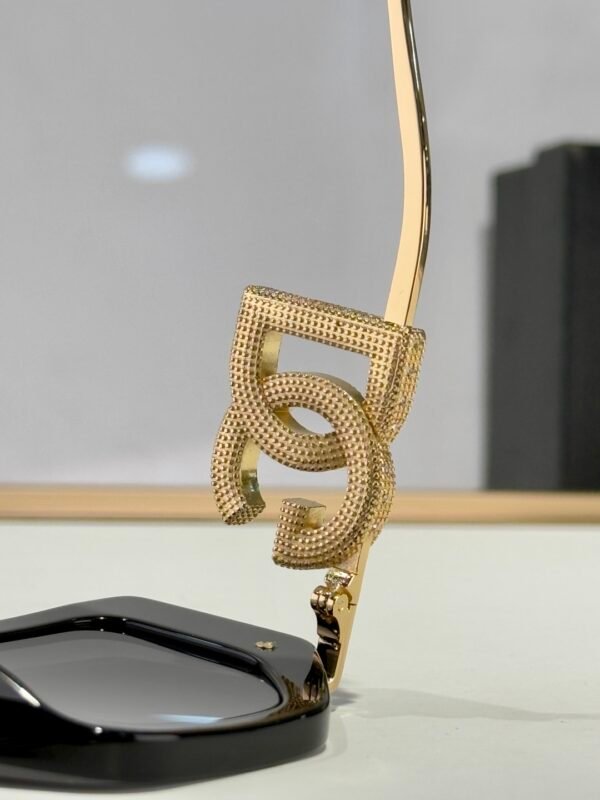 D&G - Image 9