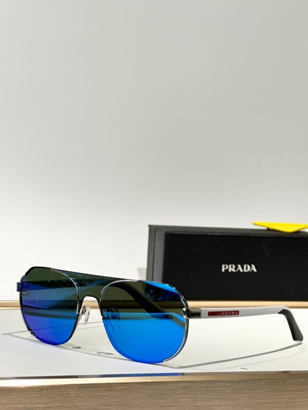 PRADA - Image 9
