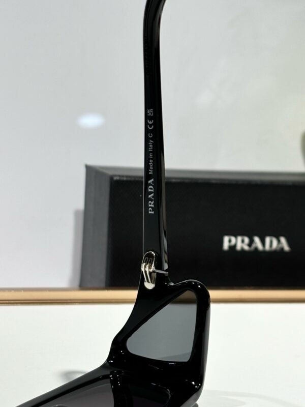 PRADA - Image 9