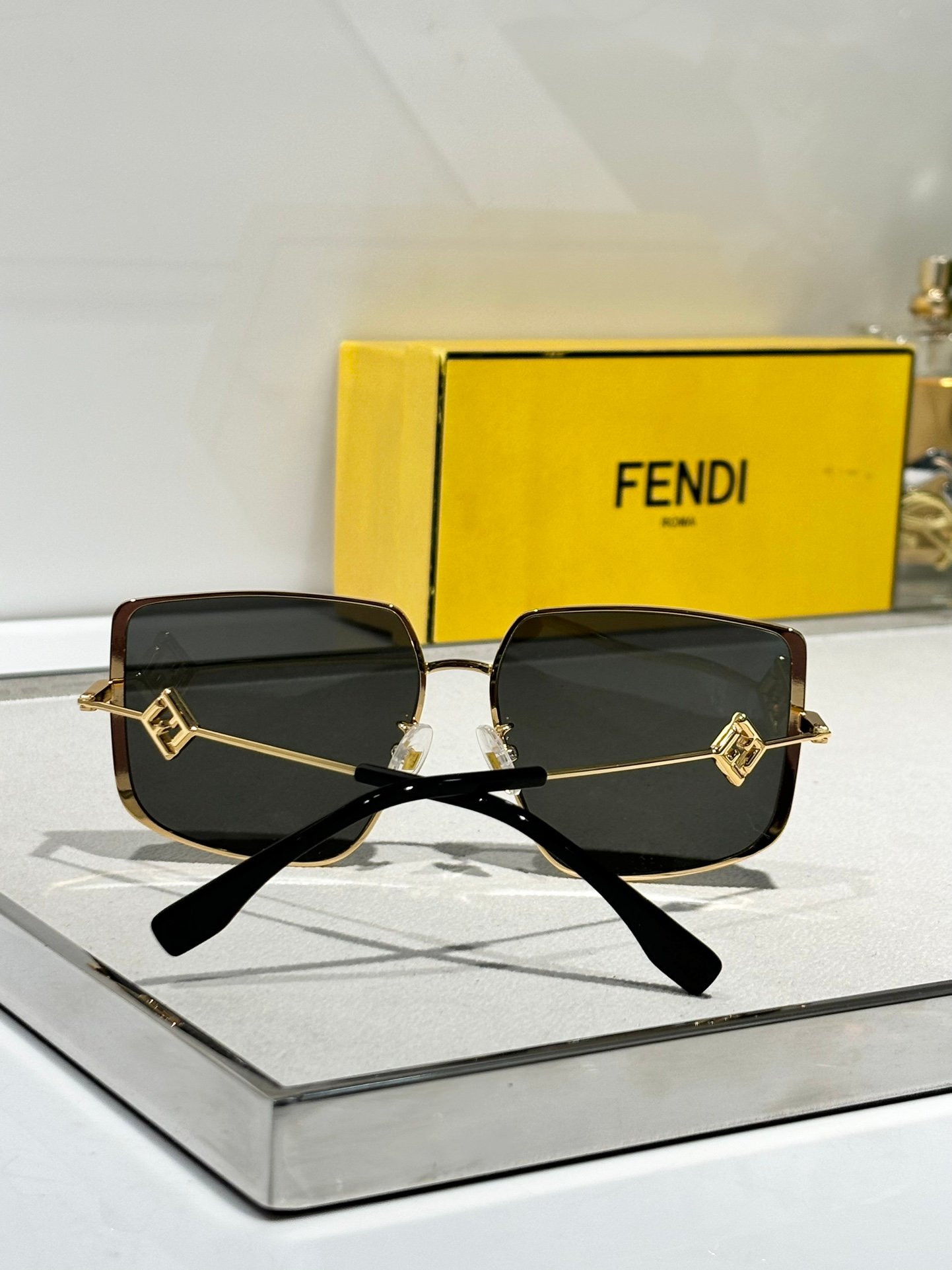 FENDI - Image 7