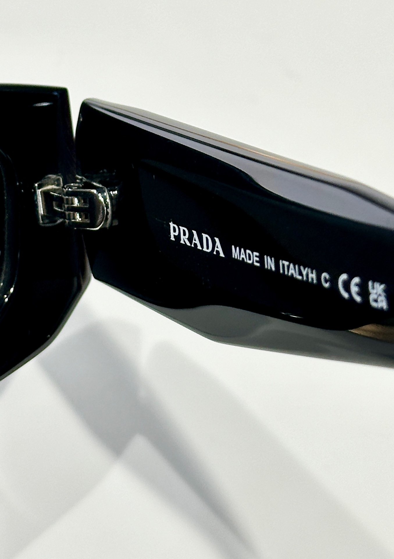 PRADA - Image 7